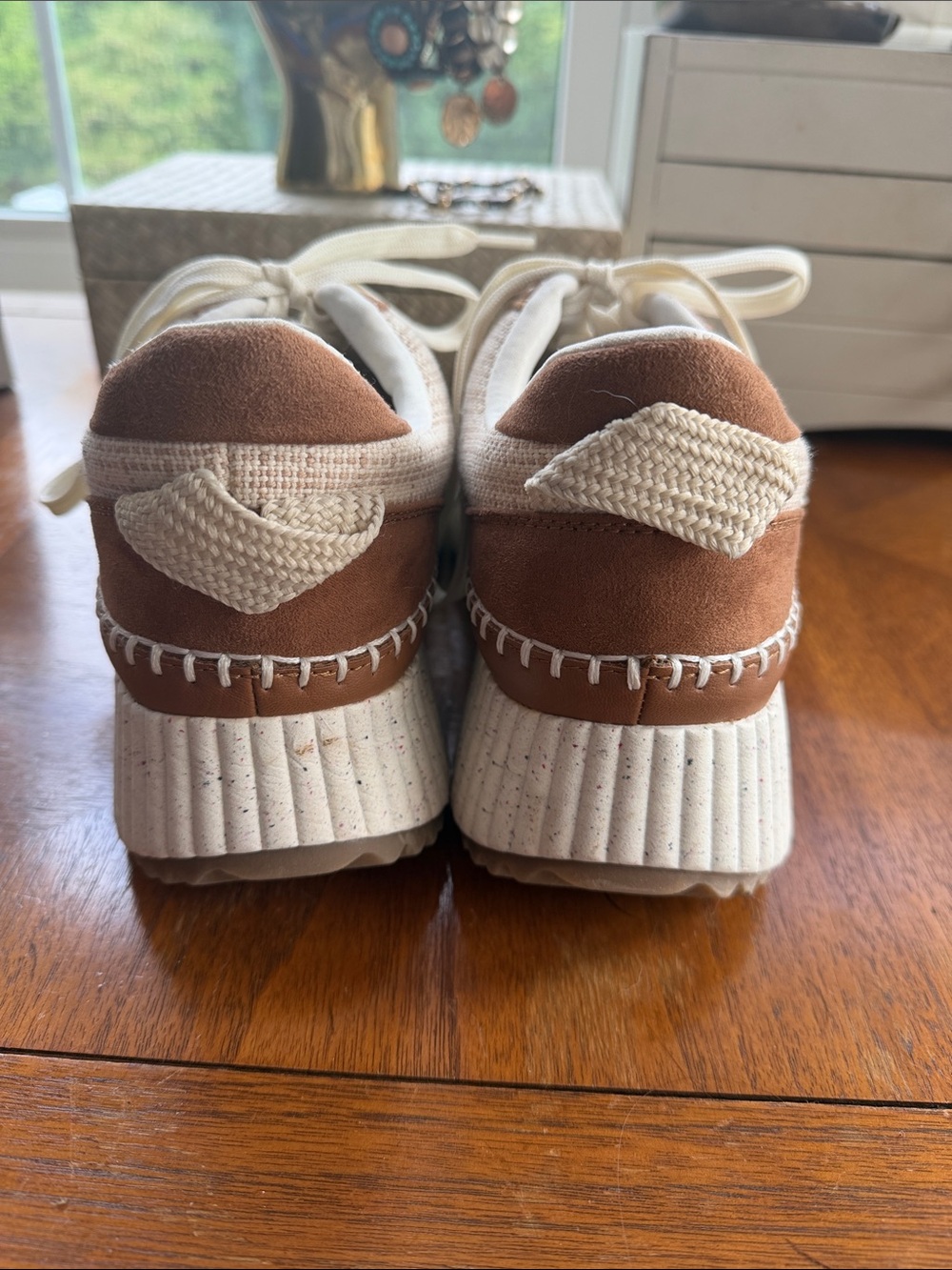 Universal Thread Cream and Brown Platform Sneakers in excellent condition. 10 - Picture 4 of 7
